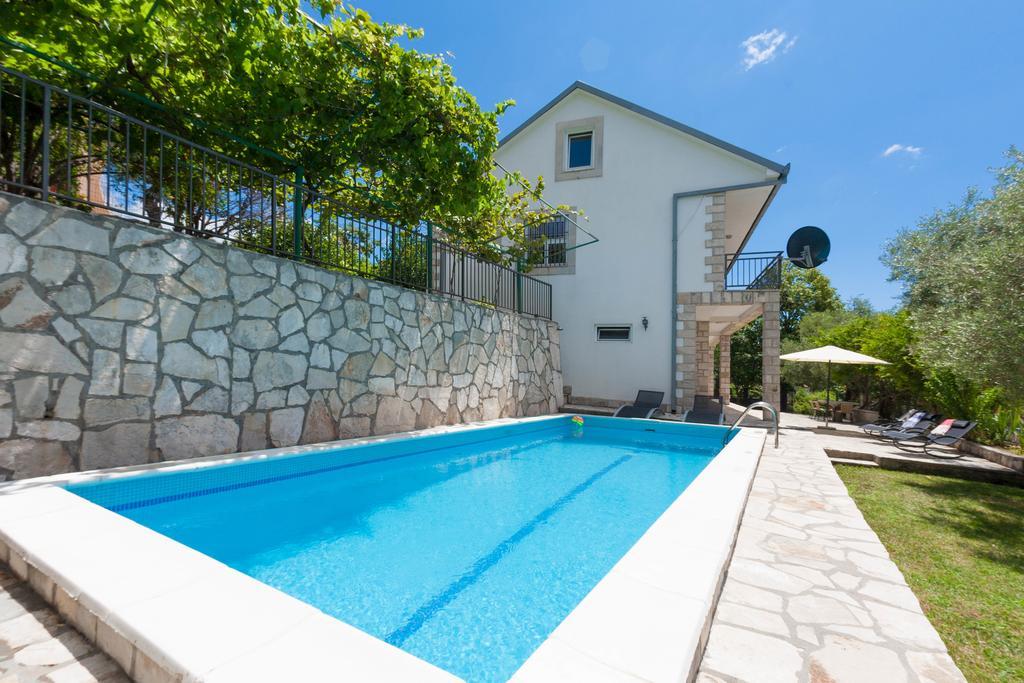Olive Tree Villa Херцег-Нови Экстерьер фото
